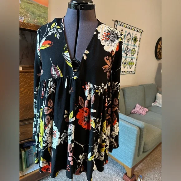 Free People Black Floral Plunging V Neckline tunic top or mini dress - Picture 3 of 8